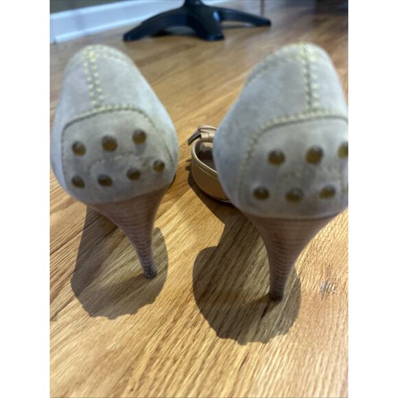 Tod's tan/Beige Leather Suede Peep Toe Dosary Pumps Size 7 studs bow front Italy - Picture 4 of 15